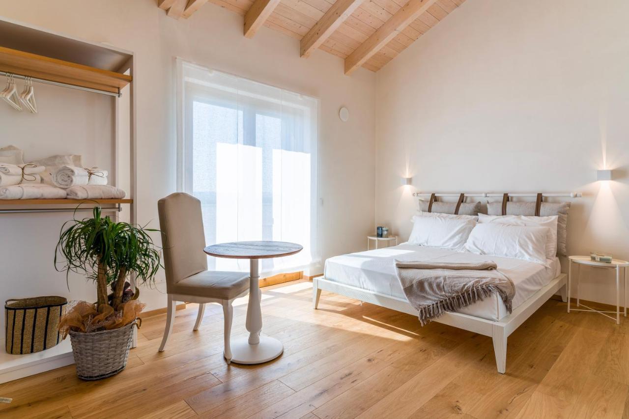 Agri-Relais Ventisettegradi Bed & Breakfast Montemarciano Exterior photo